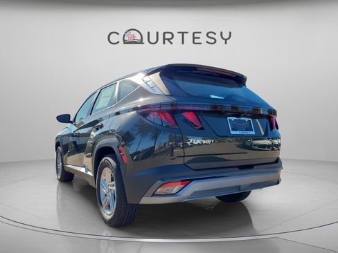 New 2026 Hyundai Tucson SE image 3