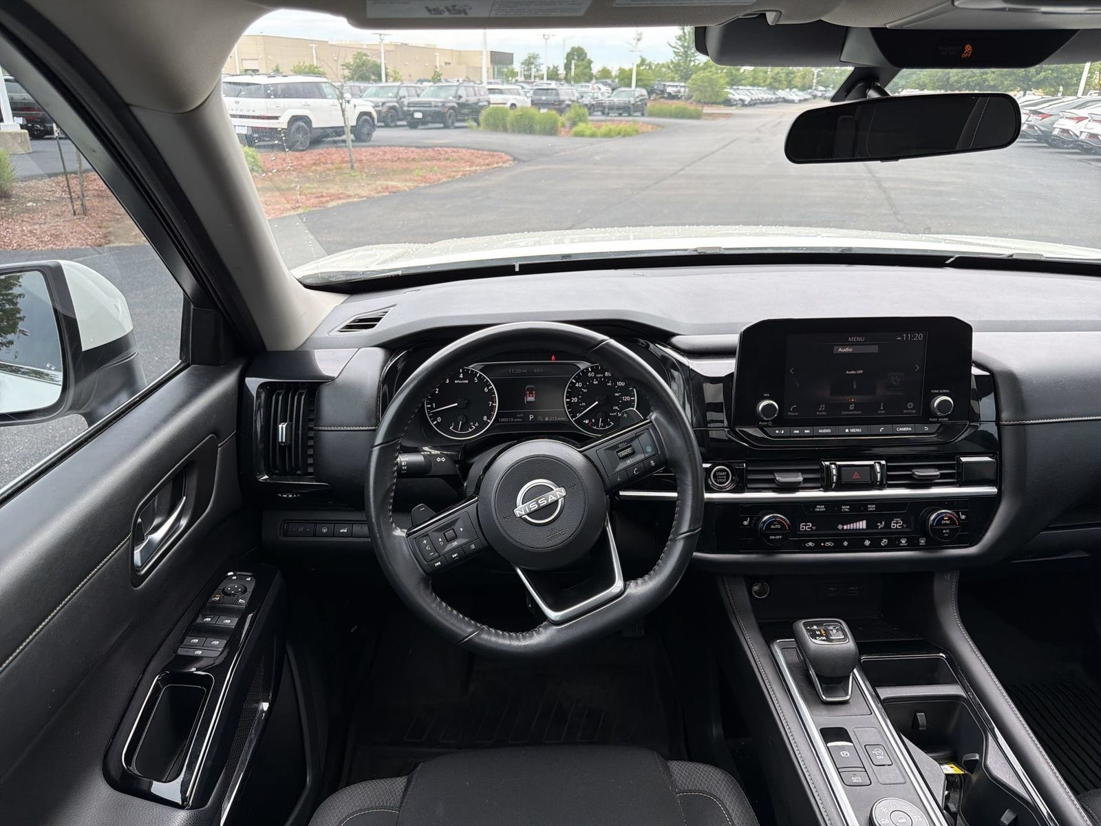 Used 2022 Nissan Pathfinder SV w/ SV Premium Package AWD/4WD image 16