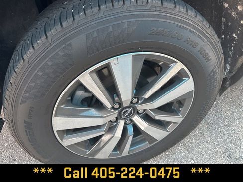 Used 2025 Nissan Pathfinder SL AWD/4WD image 44