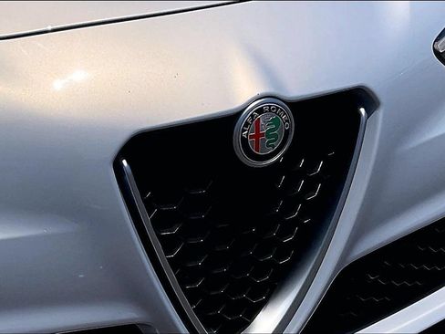 Used 2022 Alfa Romeo Giulia Ti w/ Active Assist Plus Package RWD image 25