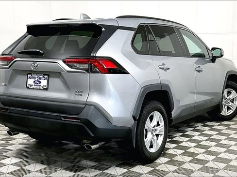 Used 2021 Toyota RAV4 XLE image 12