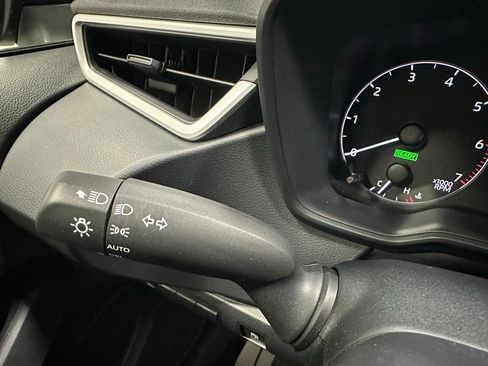 Used 2025 Toyota Corolla LE image 21