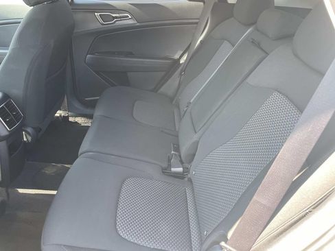 Used 2024 Kia Sportage LX AWD/4WD image 15