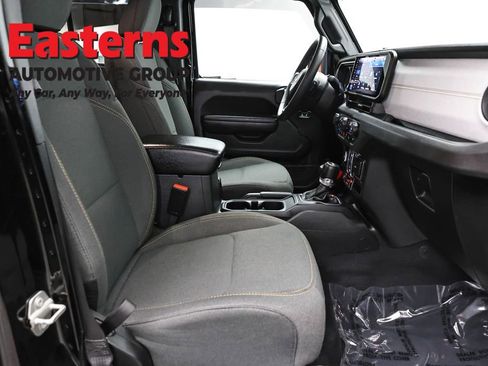 Used 2024 Jeep Wrangler Unlimited AWD/4WD image 25