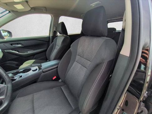Used 2025 Nissan Rogue SV AWD/4WD image 12