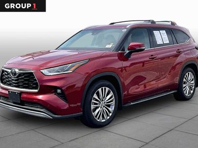 Certified 2025 Toyota Highlander Platinum