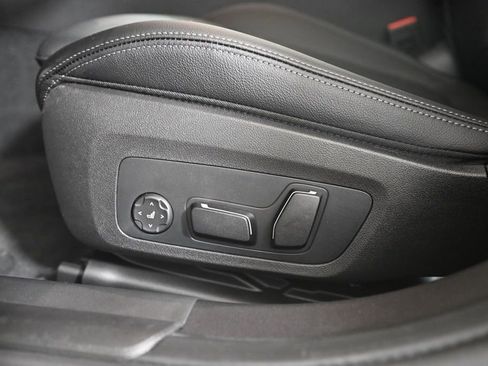 New 2026 BMW 330i Sedan w/ Convenience Package image 27