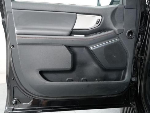 Used 2025 Ford Expedition Active AWD/4WD image 17