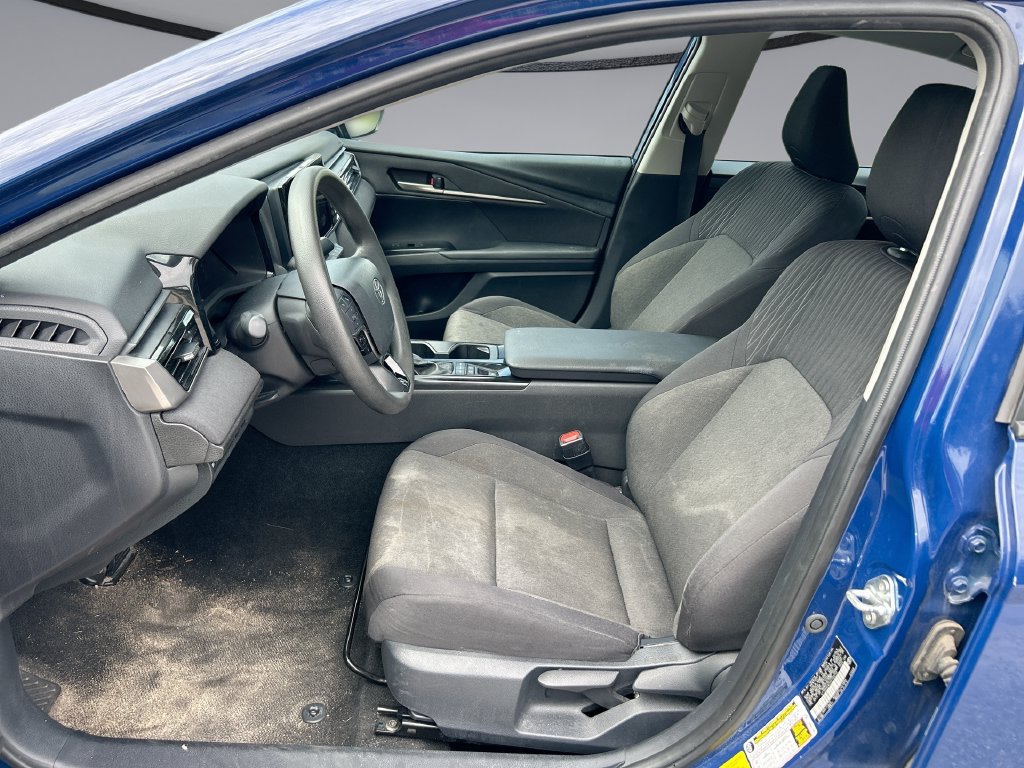 Used 2025 Toyota Camry LE FWD image 11
