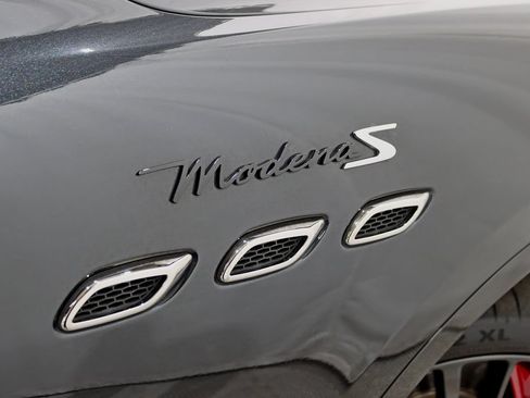 Used 2022 Maserati Levante Modena S AWD/4WD image 13