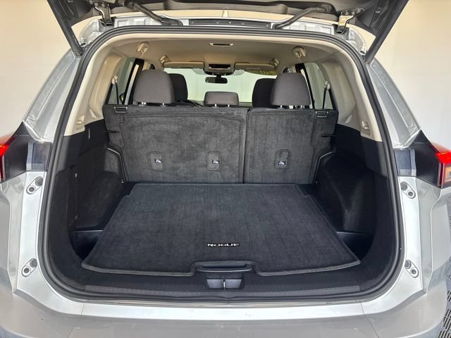 Used 2025 Nissan Rogue SV FWD image 26