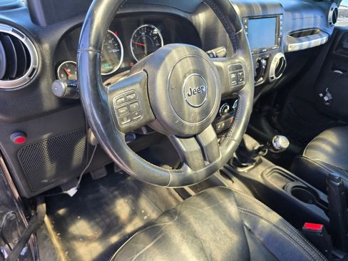 Used 2015 Jeep Wrangler Unlimited Sahara w/ Dual Top Group AWD/4WD image 15