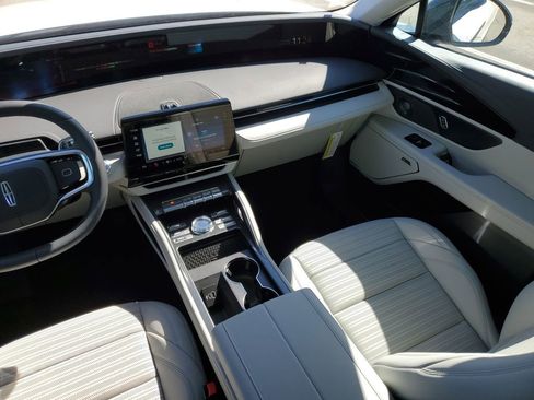 New 2026 Lincoln Nautilus Reserve AWD/4WD image 16