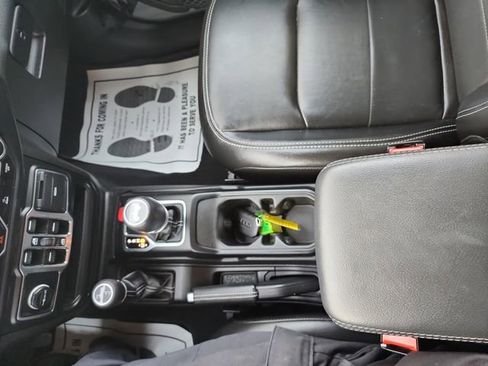 Used 2023 Jeep Wrangler Unlimited Sahara w/ Cold Weather Group AWD/4WD image 28