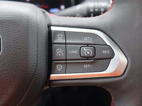 Used 2024 Jeep Compass Trailhawk w/ Trailhawk Elite Group image 17