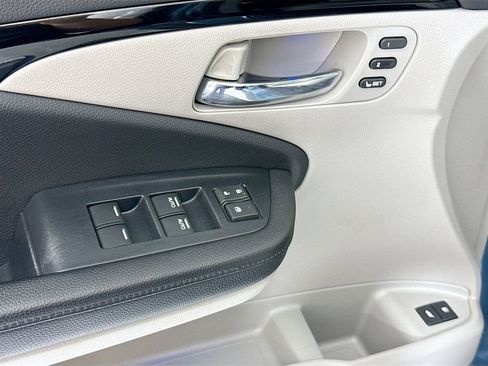 Used 2020 Honda Pilot Touring image 25