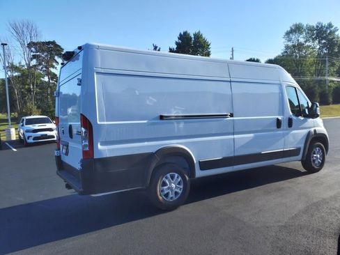 Used 2024 RAM ProMaster 3500 w/ Quick Order Package 22G SLT FWD image 3