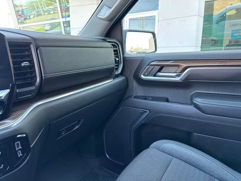 Used 2023 Chevrolet Silverado 1500 RST AWD/4WD image 15