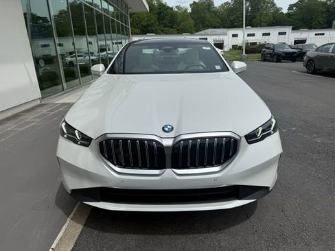 Used 2026 BMW 530i xDrive w/ Executive Package image 4