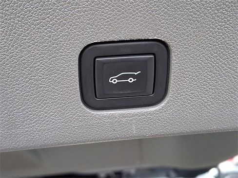 Certified 2024 Cadillac XT6 Premium Luxury image 27