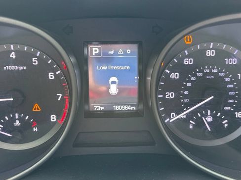Used 2018 Hyundai Santa Fe Sport FWD image 15