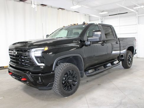 Used 2026 Chevrolet Silverado 2500 LT w/ Trail Boss Package AWD/4WD image 4