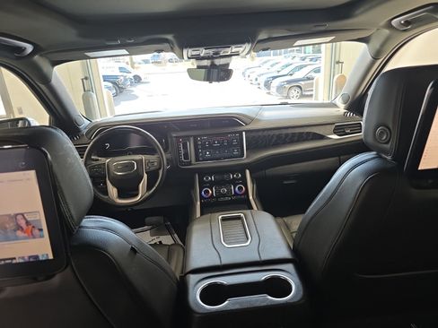 Used 2024 GMC Yukon XL Denali w/ Denali Reserve Package image 29