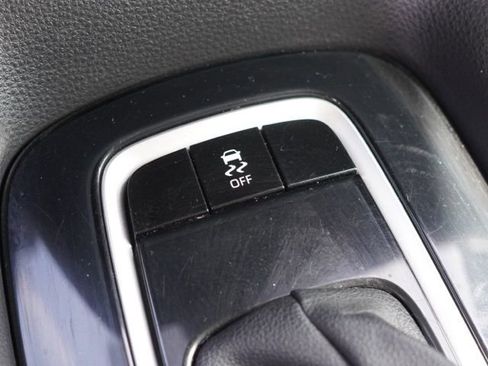 Used 2021 Toyota Corolla LE FWD image 27