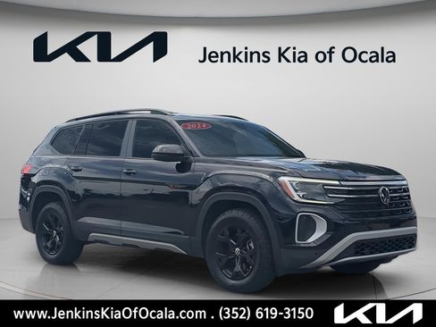 Used 2024 Volkswagen Atlas Peak Edition SEL AWD/4WD image 9