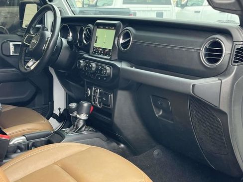 Used 2022 Jeep Gladiator Overland w/ Popular Equipment Package image 24