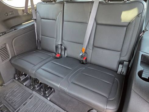 Used 2024 GMC Yukon XL Denali w/ Advanced Technology Package AWD/4WD image 12
