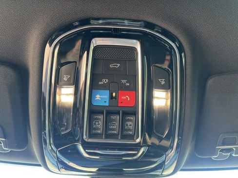 Used 2023 Jeep Grand Cherokee Summit AWD/4WD image 35