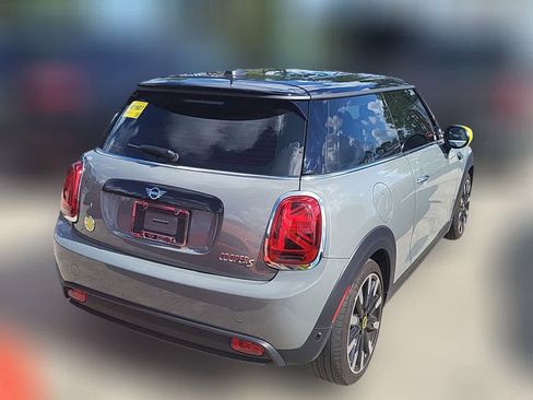 Used 2022 MINI Cooper SE image 3