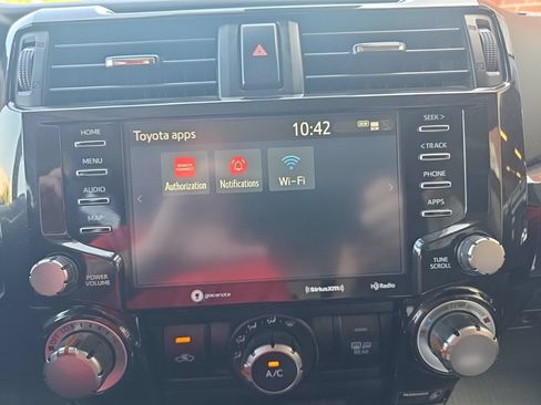 Used 2024 Toyota 4Runner TRD Off-Road Premium w/ Moonroof Package AWD/4WD image 31