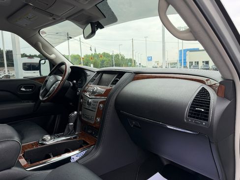 Used 2019 INFINITI QX80 Luxe AWD/4WD image 18