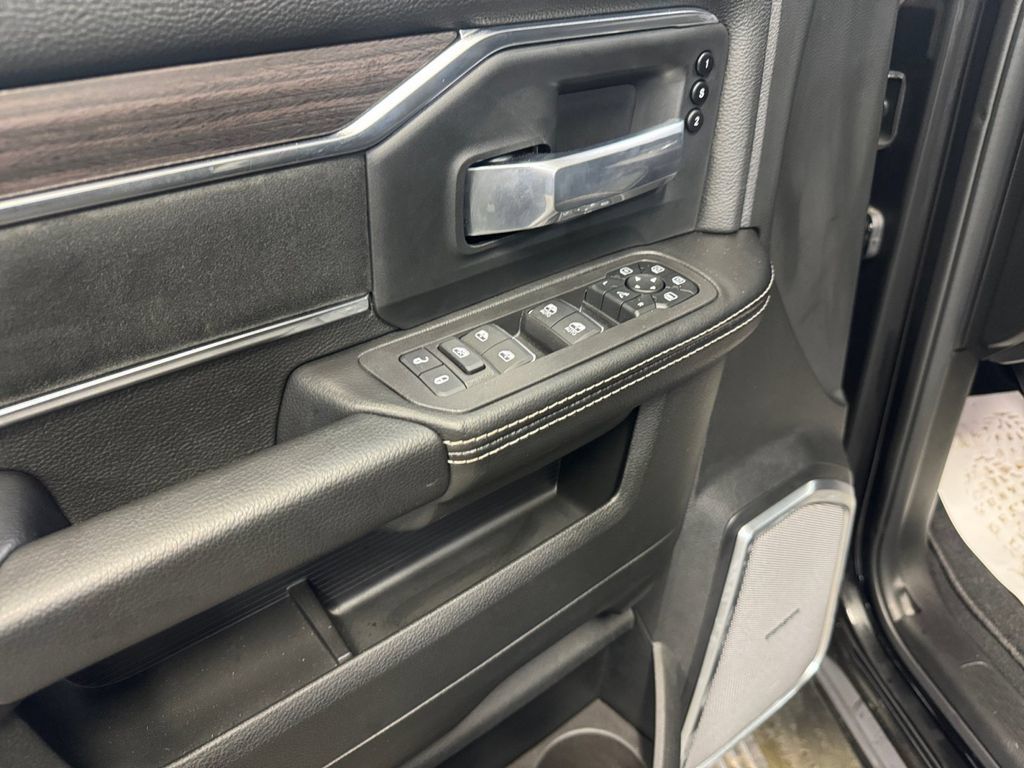 Used 2026 RAM 2500 Laramie AWD/4WD image 11