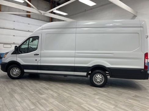 Used 2024 Ford Transit 250 148 High Roof Extended AWD w/ Load Area Protection Package image 22