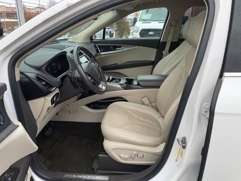 Used 2019 Lincoln Nautilus Reserve image 9