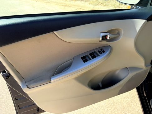 Used 2012 Toyota Corolla LE w/ Premium Pkg image 29