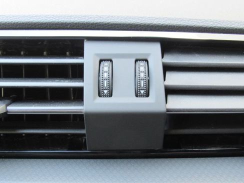 Used 2024 Audi Q3 2.0T Premium w/ Convenience Package image 41