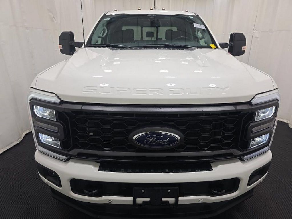 Used 2024 Ford F250 Lariat w/ Lariat Ultimate Package AWD/4WD image 3