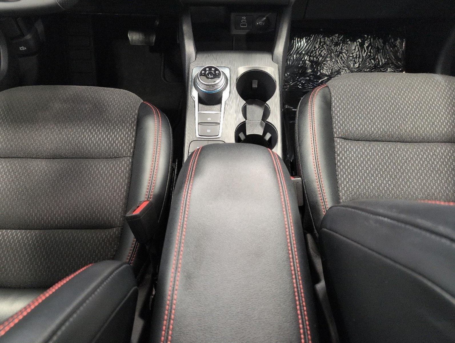 Used 2025 Ford Escape ST-Line AWD/4WD image 17