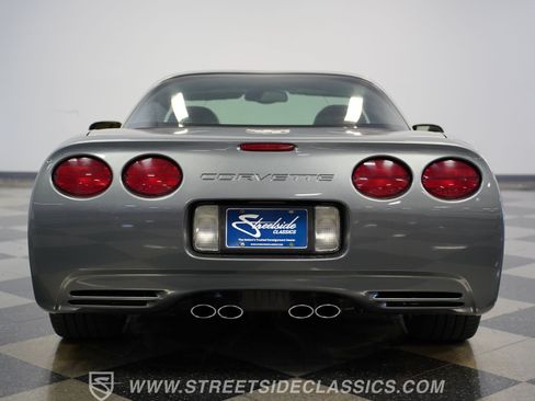 Used 2003 Chevrolet Corvette Coupe w/ Preferred Equipment Group RWD image 26