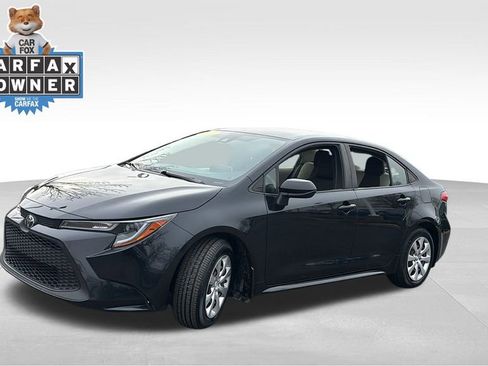 Used 2021 Toyota Corolla LE image 3