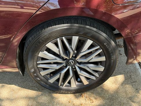 Used 2025 Nissan Altima 2.5 SV FWD image 30