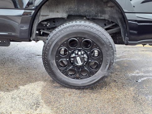 Used 2024 Ford F350 XLT w/ Black Appearance Package image 7