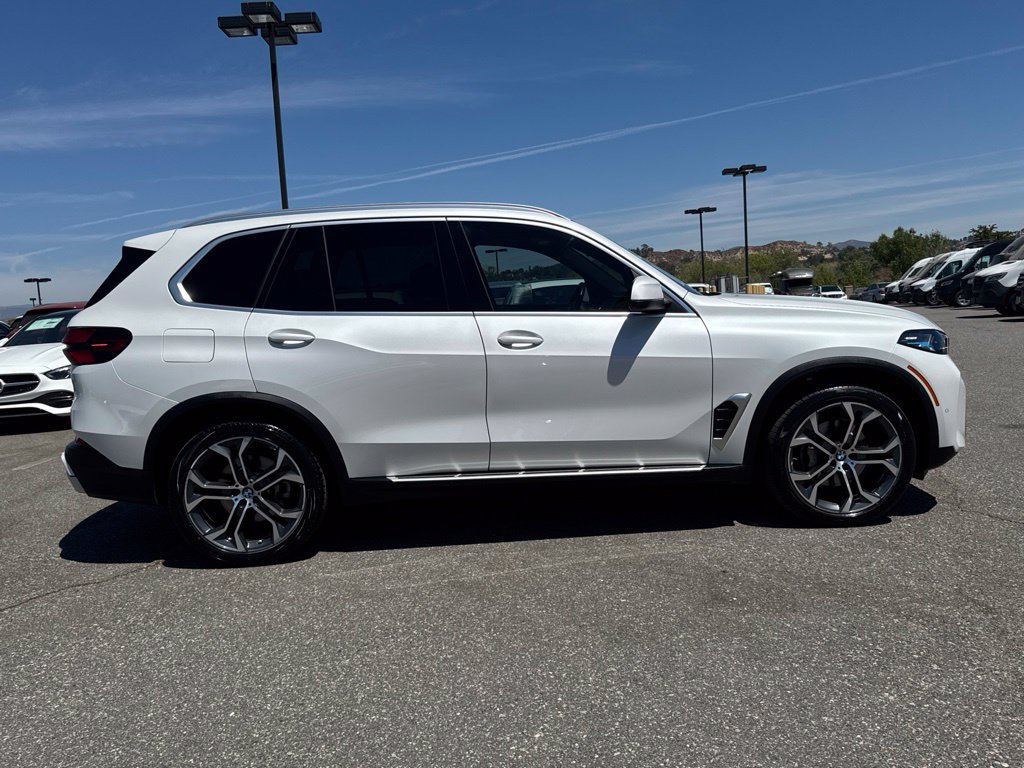 Used 2024 BMW X5 xDrive40i w/ Executive Package AWD/4WD image 6