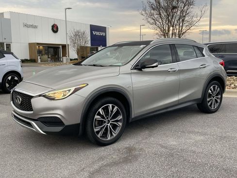 Used 2019 INFINITI QX30 Premium w/ Navigation Package image 26