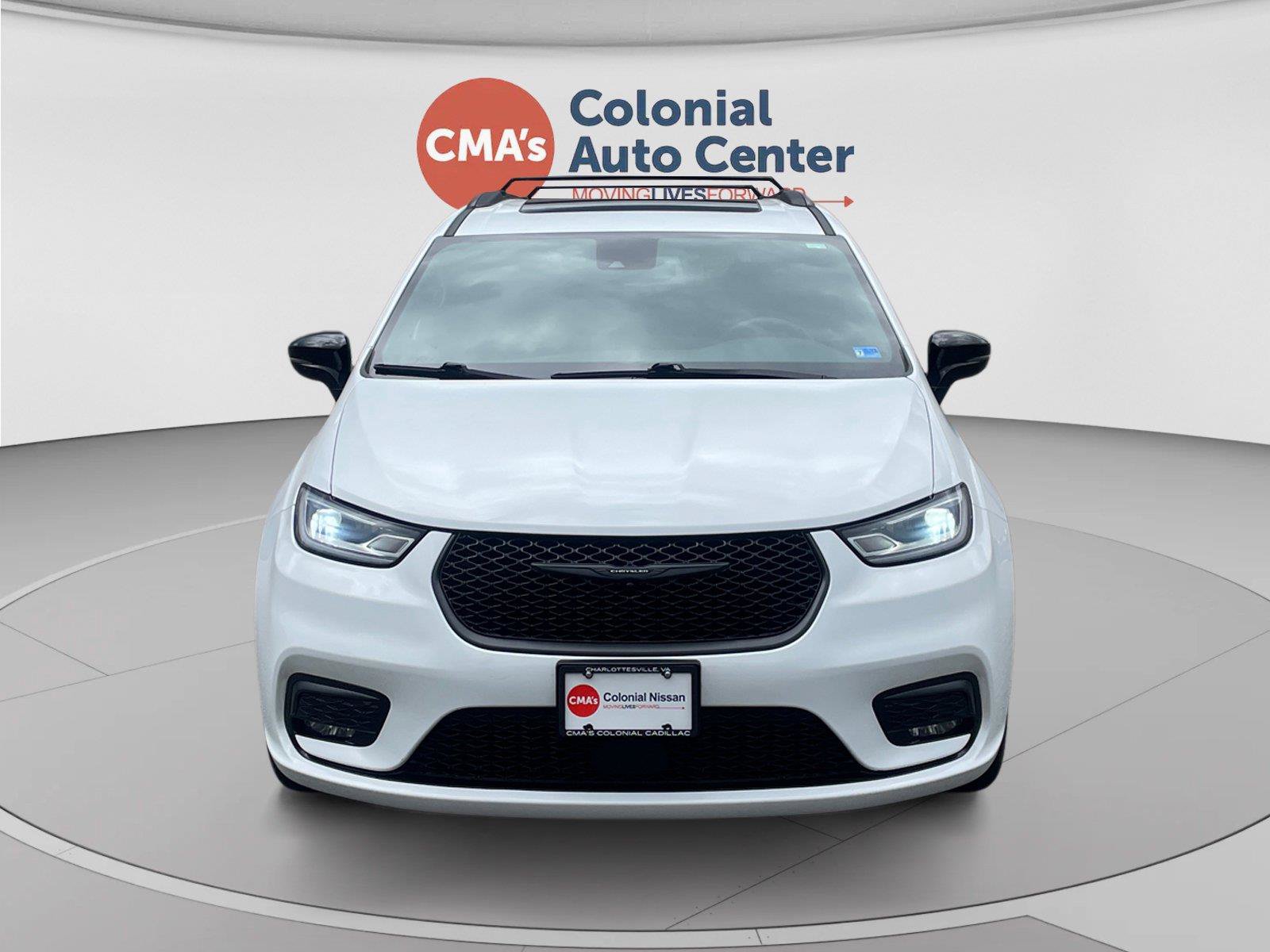 Used 2025 Chrysler Pacifica Limited FWD image 8