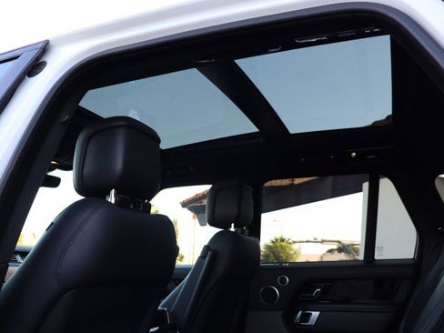 Used 2018 Land Rover Range Rover HSE image 42